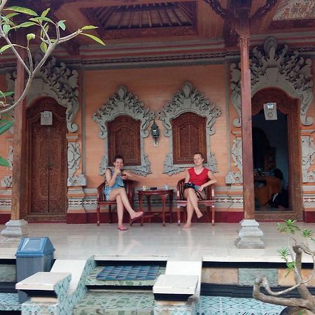 Ray Homestay Batununggul Екстериор снимка