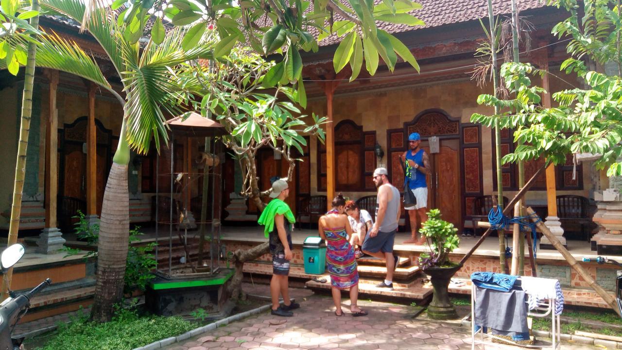 Ray Homestay Batununggul Екстериор снимка