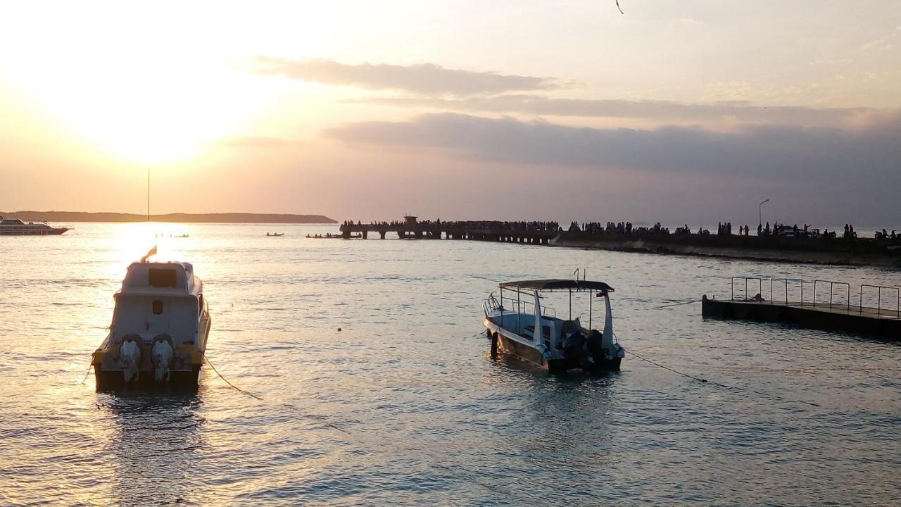 Ray Homestay Batununggul Екстериор снимка